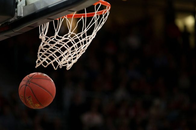 体育館でのスポーツ撮影が格段に上手くなるコツ！おすすめのカメラ・レンズ