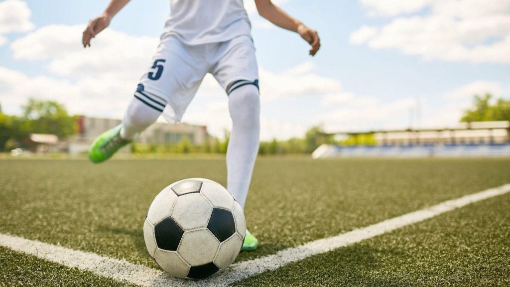 サッカー撮影におすすめのカメラ12選！ビデオカメラやAI追尾まで用途別に紹介